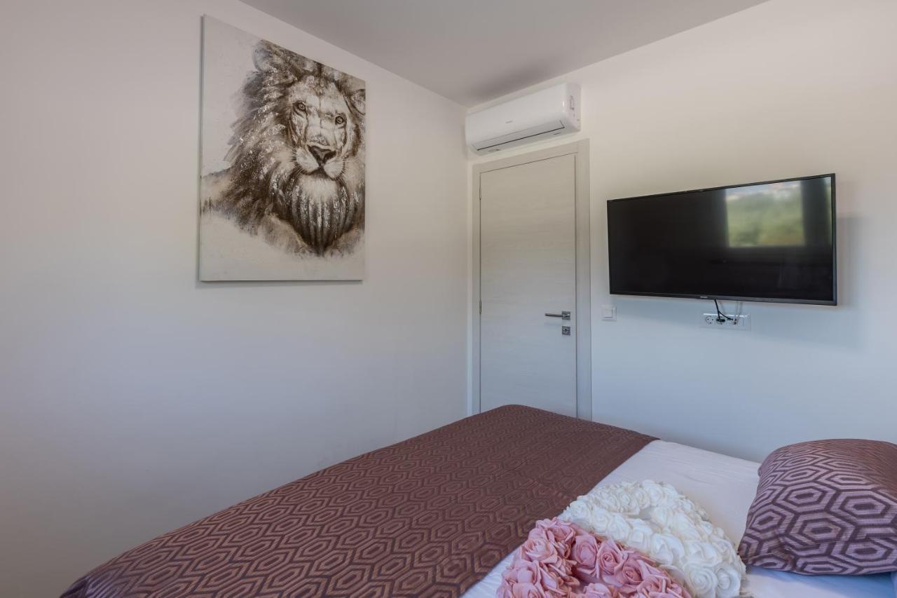 Luxury Apartments Katarina Kastela Ngoại thất bức ảnh